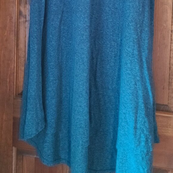 LULAROE HIGH LOWSHORT SLEEVE SIMPLY COMFORT PULLOVER W/ POCKET BLUE SHADE SIZE L - Picture 2 of 7
